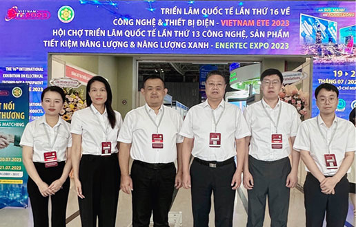 海阔天高 ，，，，，，“颐越”千里